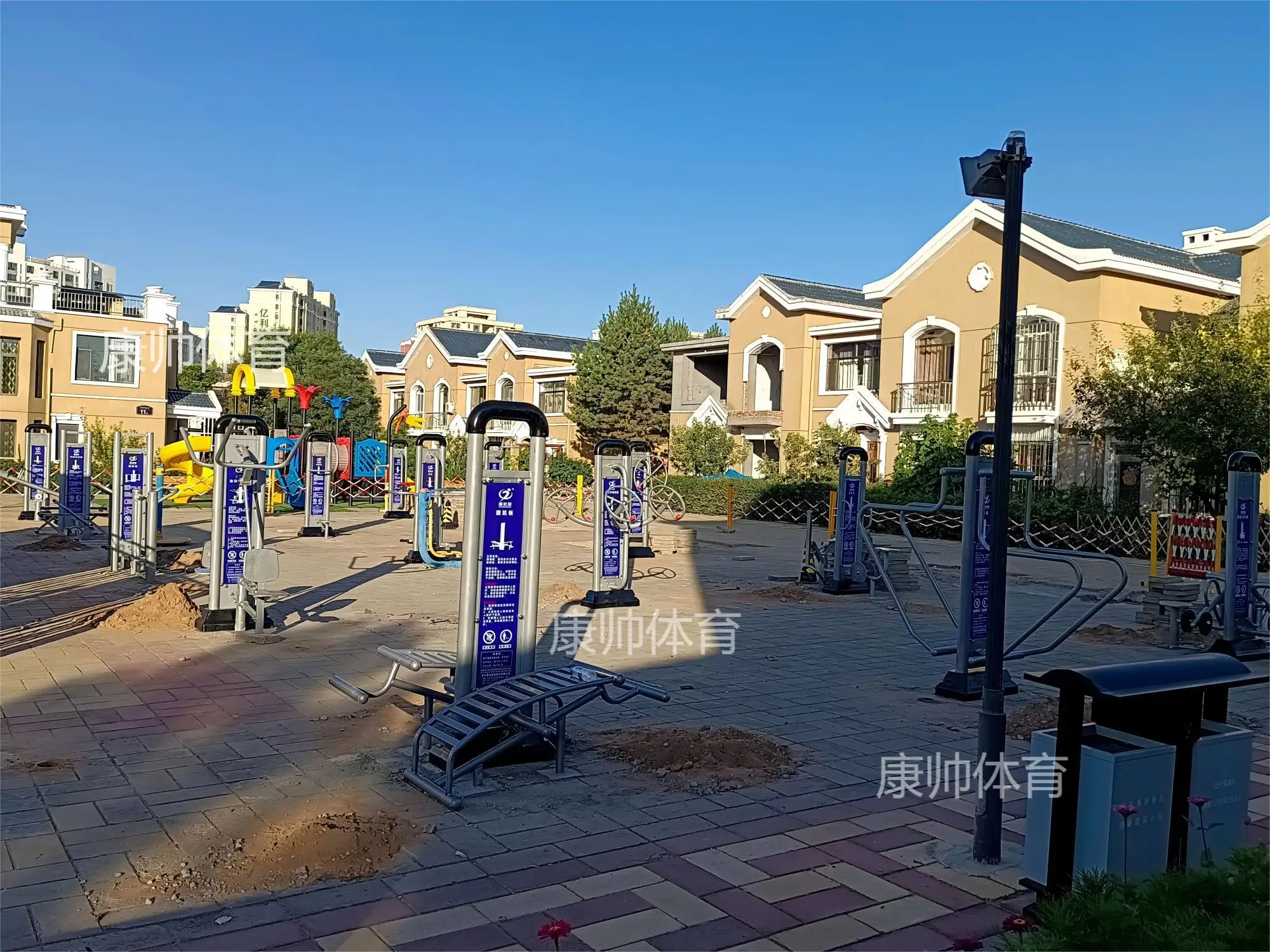 Outdoor High-End Luxury Fitness Equipment Community Park Community Outdoor Elderly Sports Walking Machine