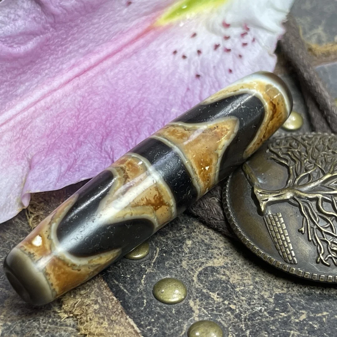 Energy Tibetan Ancient Agate Old Dzi Talisman Oil moistened fire supplies tiger teeth  Bead Amulet Pendant 13x55mm