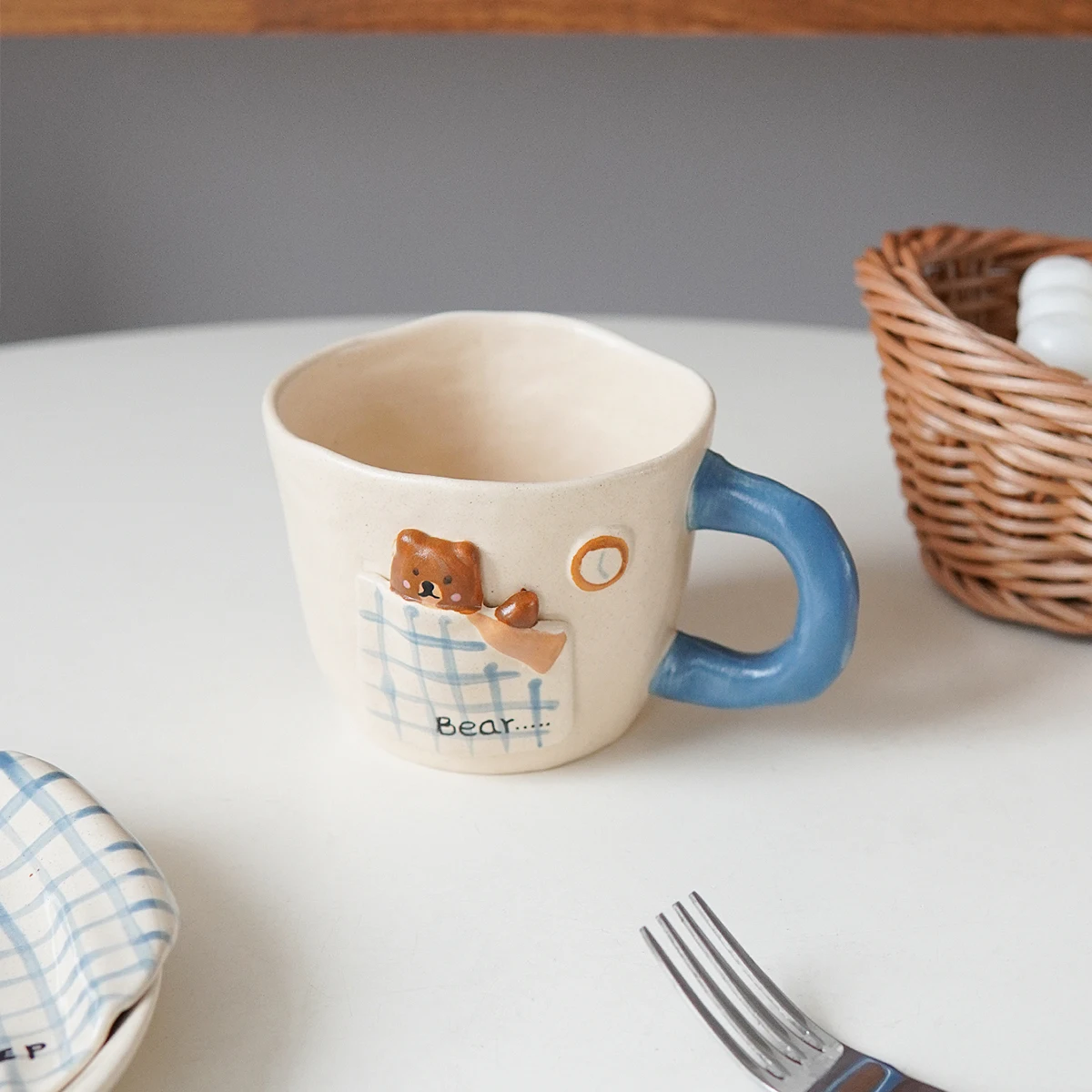 1Pc Cute Sleeping Bear Ceramic Mug, Handmade Hand-Painted Coffee Cup, Exquisite and Aesthetically Pleasing Household Ceramic Cup, Suitable for Home Decoration, Party Supplies, Afternoon Tea Coffee, Restaurant and Cafe Latte Art Cup, Gift Giving