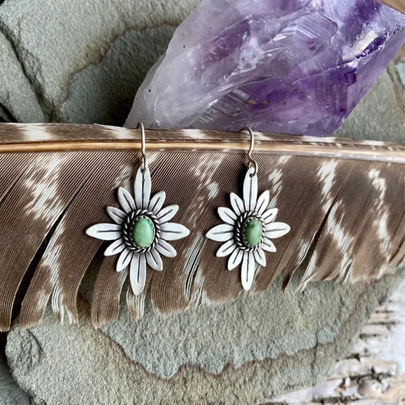 Vintage Sunflower Charm Women's Mom Earrings Western Tribal Turquoise Carved Edge Jewelry