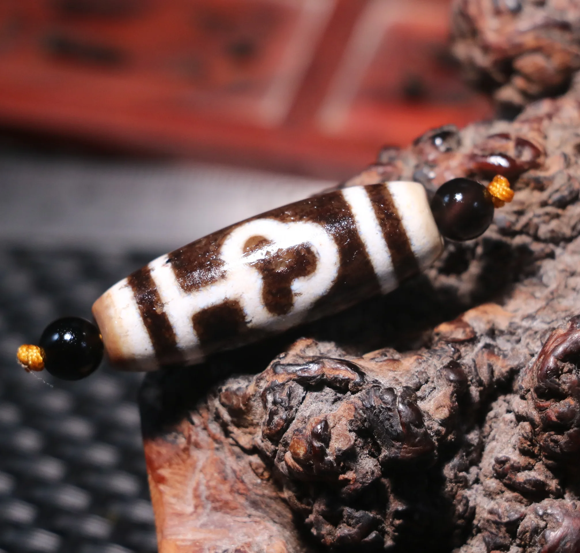 

WOJIACHANPINZUITEBIE Energy Tibetan Old Agate Mercy Bodhi Tree Leaf dZi Bead Totem 5A Amulet Fit For Making Bracelet TIMESTOWN