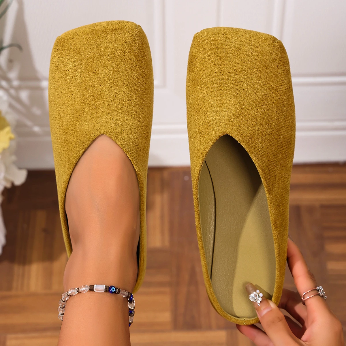 

Женские тапочки, легкие шлепанцы, женская однотонная женская обувь на плоской подошве в стиле ретро, осень 2024, новые тапочки с закрытым носком, сандалии с круглым носком