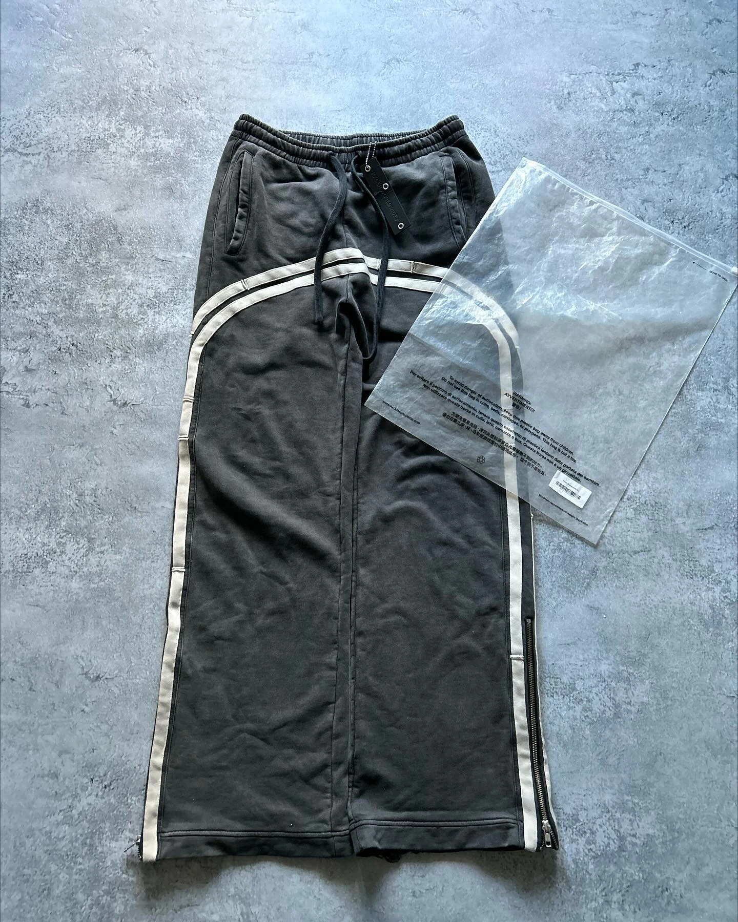 

Y2K Fashion Trends Men Stripe Pattern Pants New High Quality Patch printing Casual Pants Oversized Sweatshirt Hip Hop Streetwear