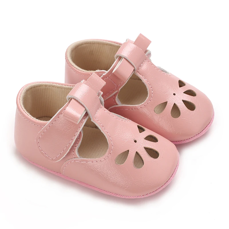 Nieuwe Uitgeholde Pasgeboren Wandelschoenen Zacht Leer Ademend En Antislip Sandalen Voor Vrouwelijke Baby 'S