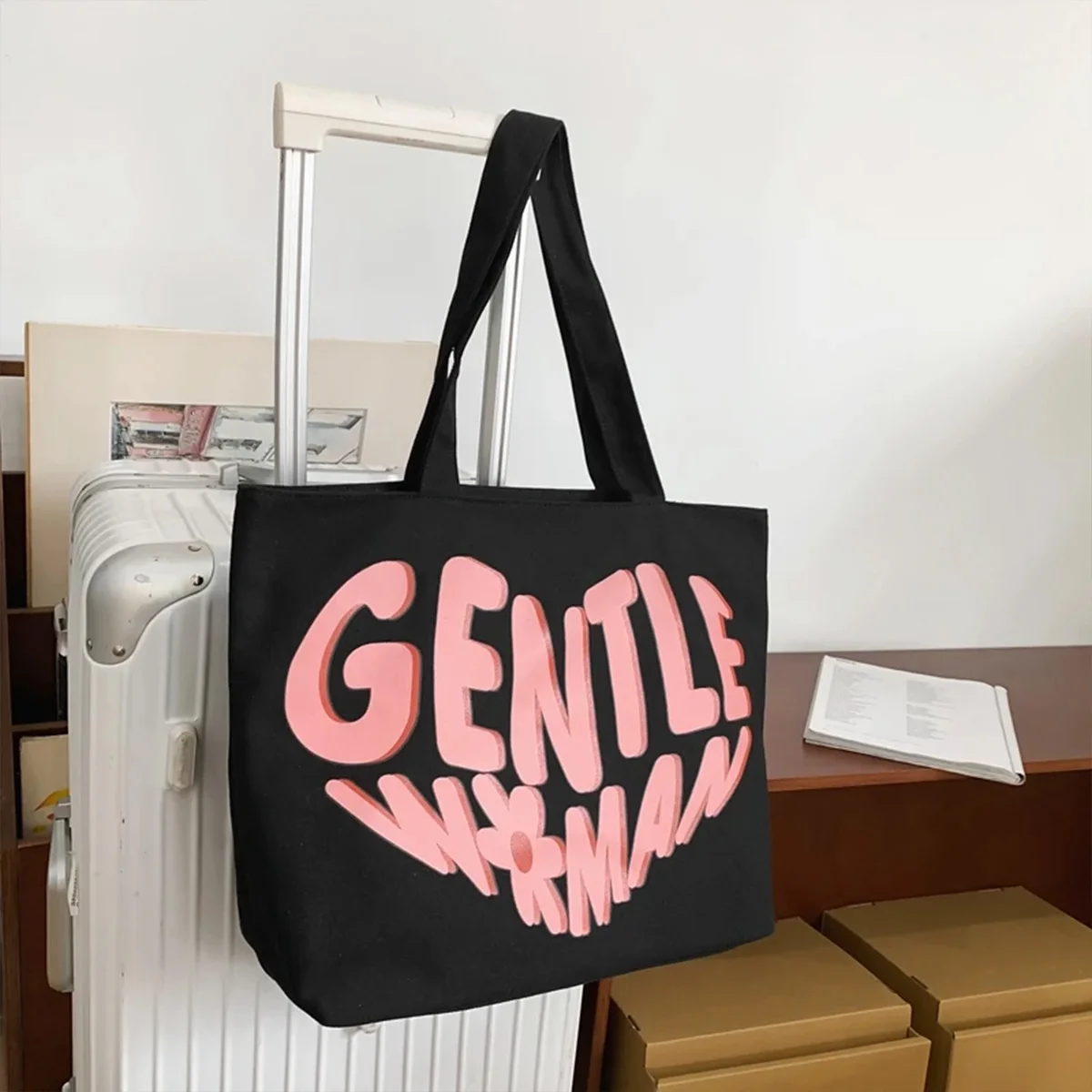 

Для повседневных поездок на работу, повседневная спортивная сумка-тоут с милым буквенным принтом, мягкий материал, большая вместительная молния, легкая, универсальная