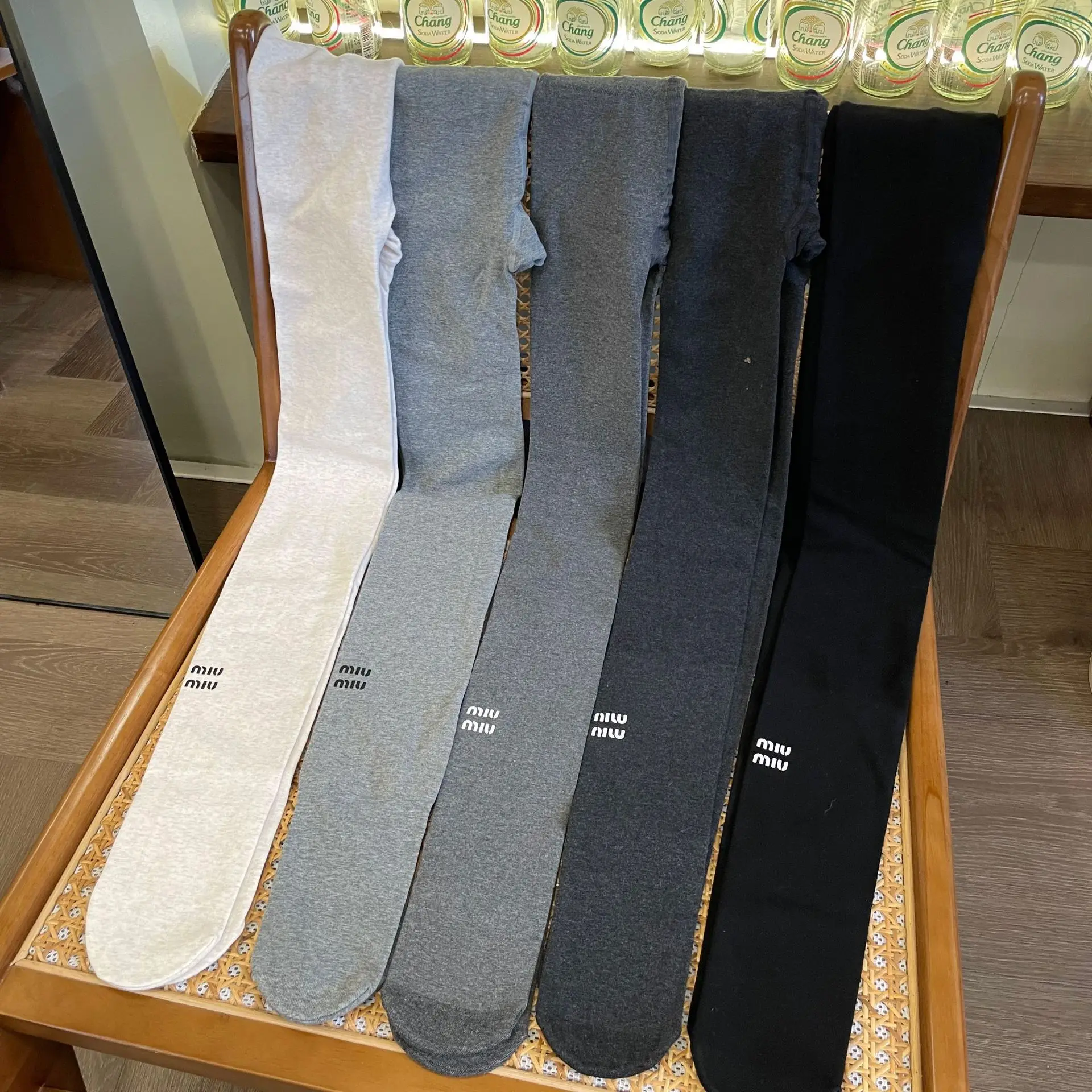 

Feather fleece letter pantyhose, thickened thermal cotton leggings, slimming and anti-pilling pantyhose for women