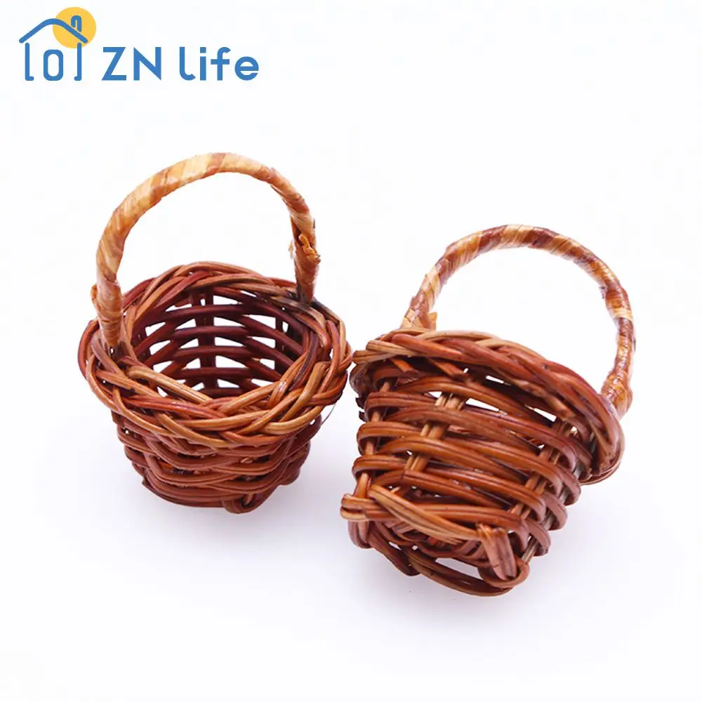 Hand Basket Small Decoration Props Handbasket Handheld Baskets Props Flower Basket Woven Lightweight Scene Ornaments Delicate