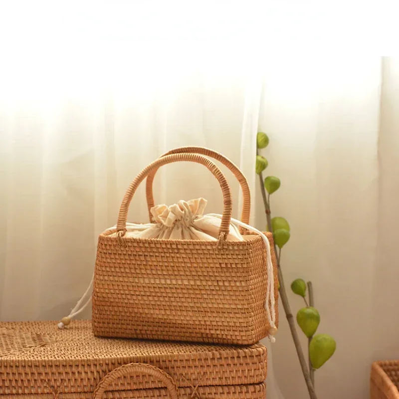 

Vietnam Pure Handmade Rattan Basket Outing Picnic Basket Hand-woven Storage Basket White Rattan Storage Bag with White Lining