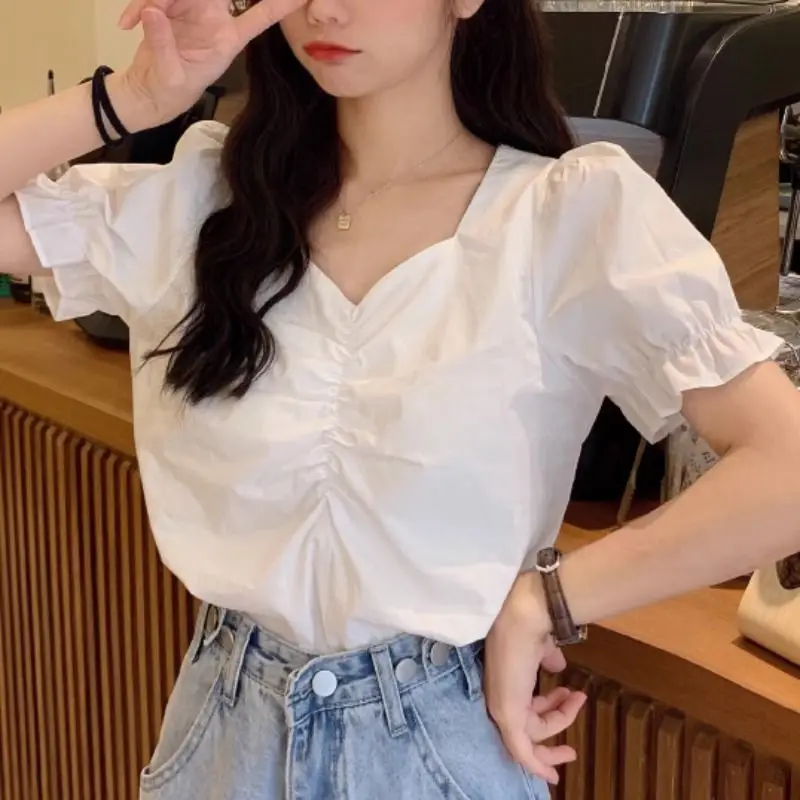 Summer New Retro Design with Bubble Sleeves Niche Shirt for Women French Short Sleeved White Chic Top