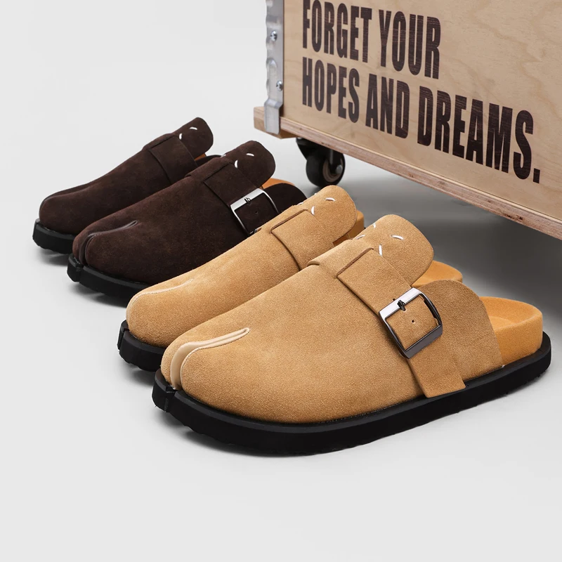 New Trendy Men Split-toe Mule Shoes of High Quality Men Casual Comfortable One-piece Slip-on Slippers Sizes 38-46 Men Slippers