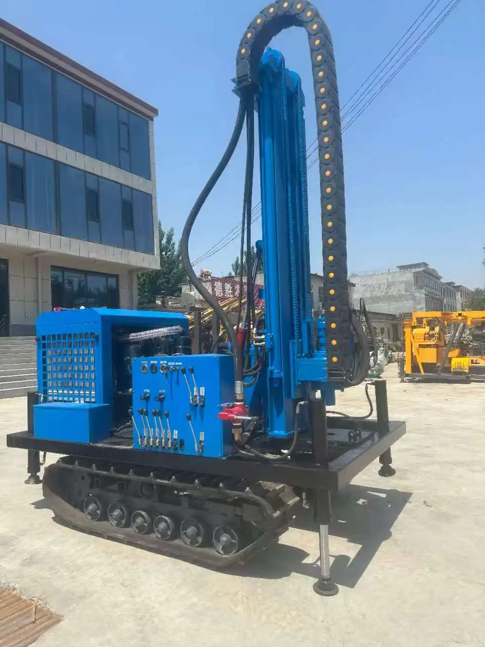 Attrezzatura per la perforazione di pozzi d'acqua integrata su misura ad alte prestazioni con capacità di 300 metri di profondità