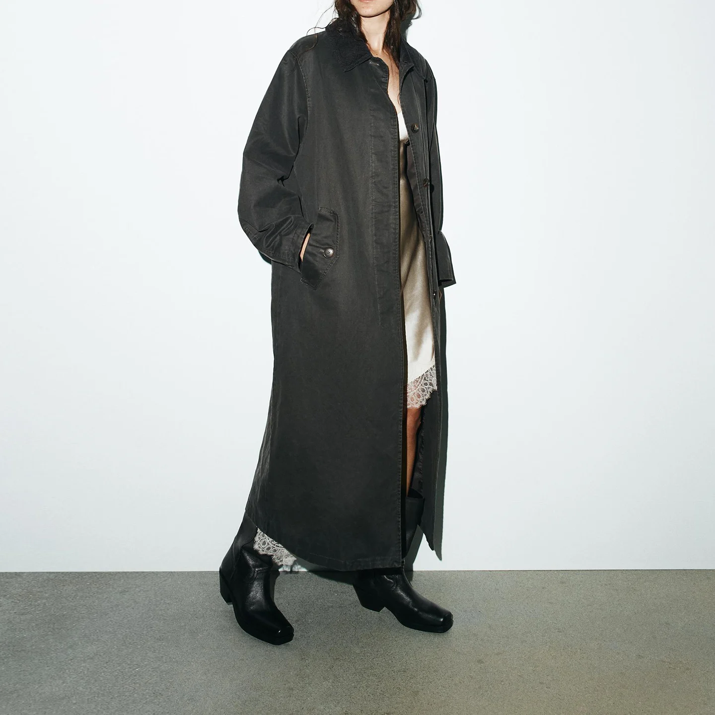 

Z 2025 New Faion Long Wax Leather Corduroy Collar Windbreaker Women's Coat Commute Loose Fit Single Button Pure Color