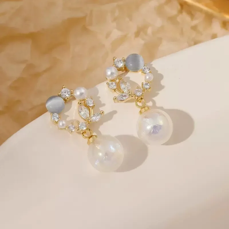 New Sight Crystal Flower Stud Earrings for Women Fashion Brand Jewelry Elegant Pearl Beads Earrings Gift