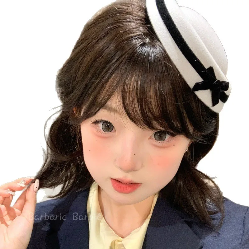 Koreański aksamitny beret z kokardką śliczny czarny okrągły cylinder dla dziewczynek mundurek szkolny wystrój w stylu marynarskim okrągła czapka z daszkiem