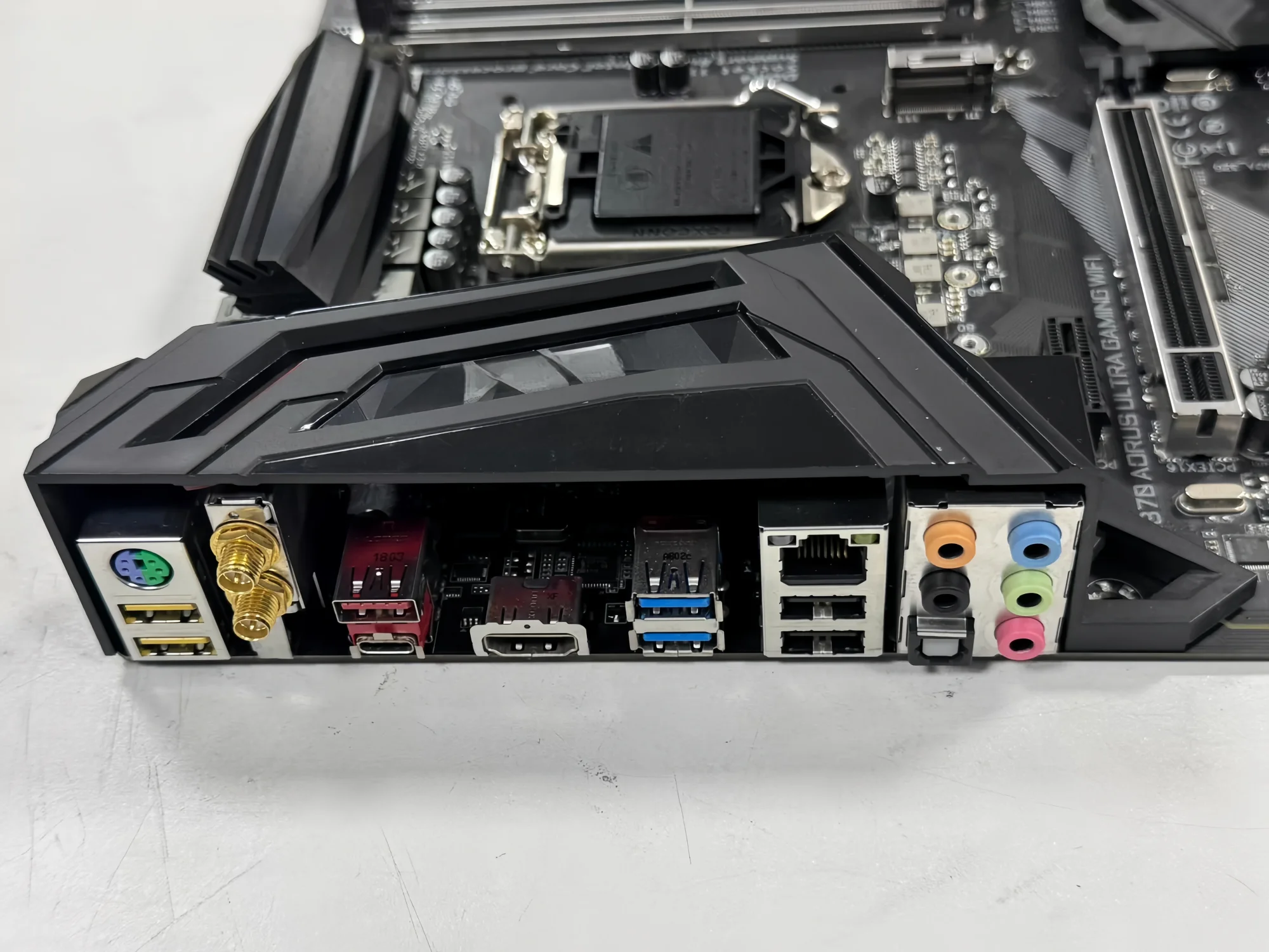 For Gigabyte Z370 AORUS Ultra Gaming WIFI Motherboard  LGA 1151 DDR4 M.2 Mainboard 100% Tested OK Fully Work