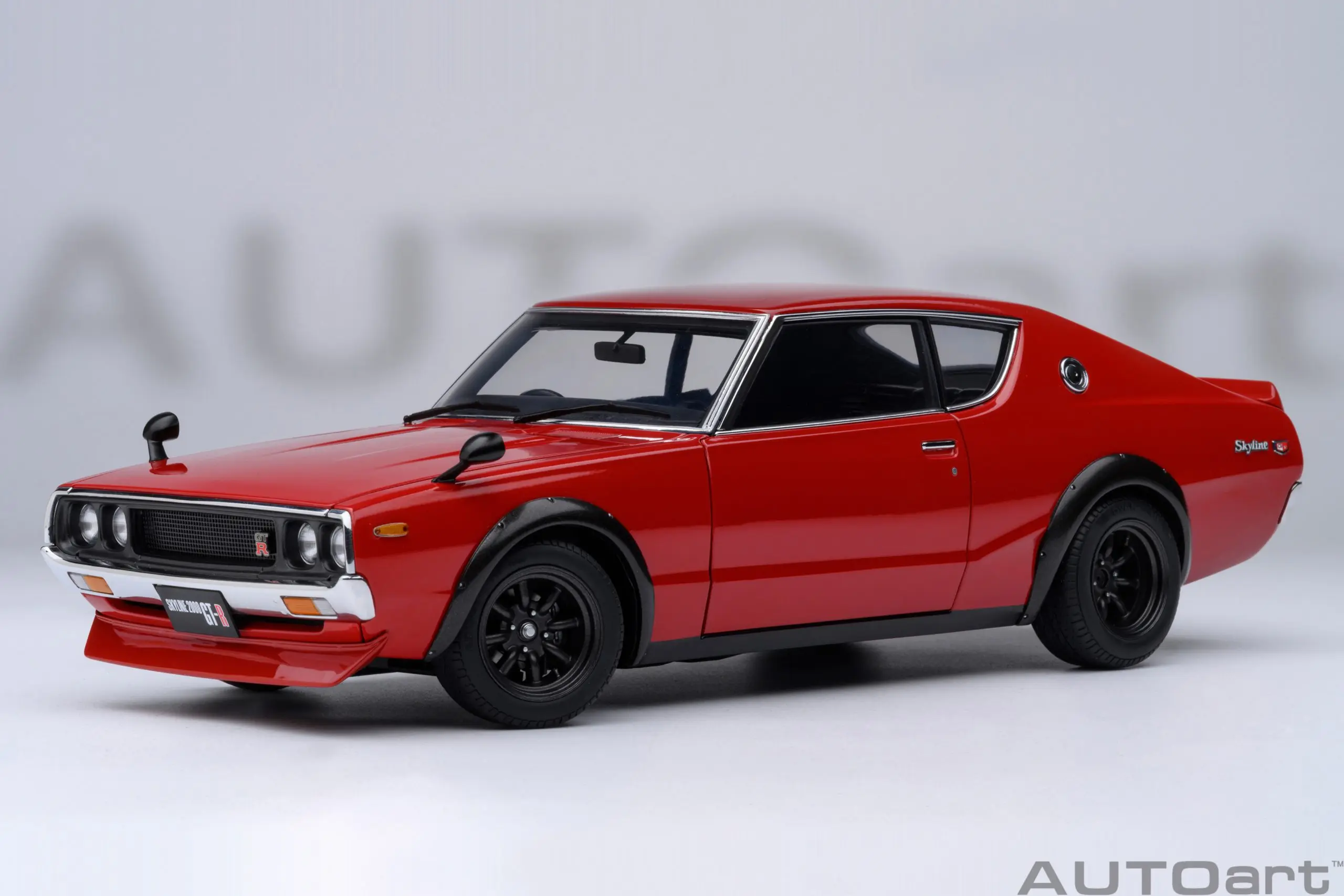 1:18 AUTOart Nissan Skyline 2000 GT-R (KPGC110) Tuned Version (White/Red/Silver) Model Car Collectible Diecast Vehicle Gifts