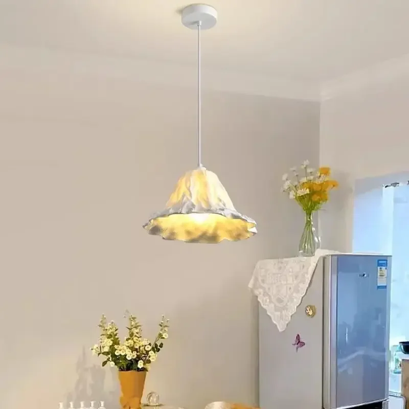 SANDYHA Nordic Pendant Light Lotus Leaf Resin Chandelier Led Lamps Dining Table Lighting for Living Room Bedroom Decoration Home