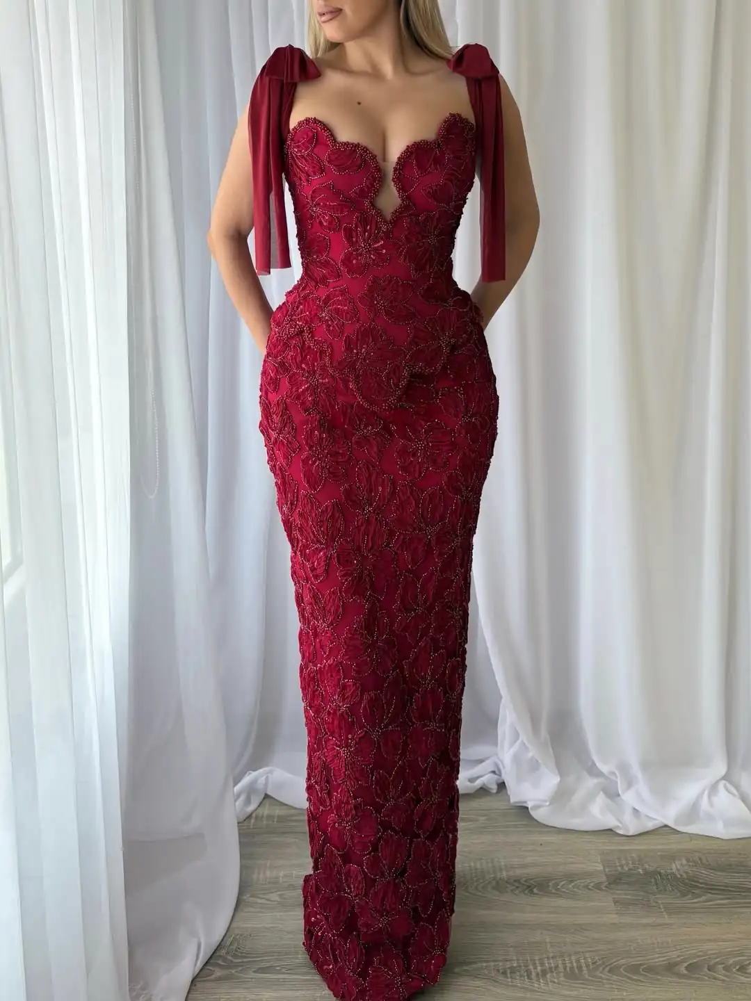

Customized Luxury Spaghetti Strap Evening Dress Red 3D Floral Beaded Prom Gown with Chiffon Bow Formal Gown for Wedding Party
