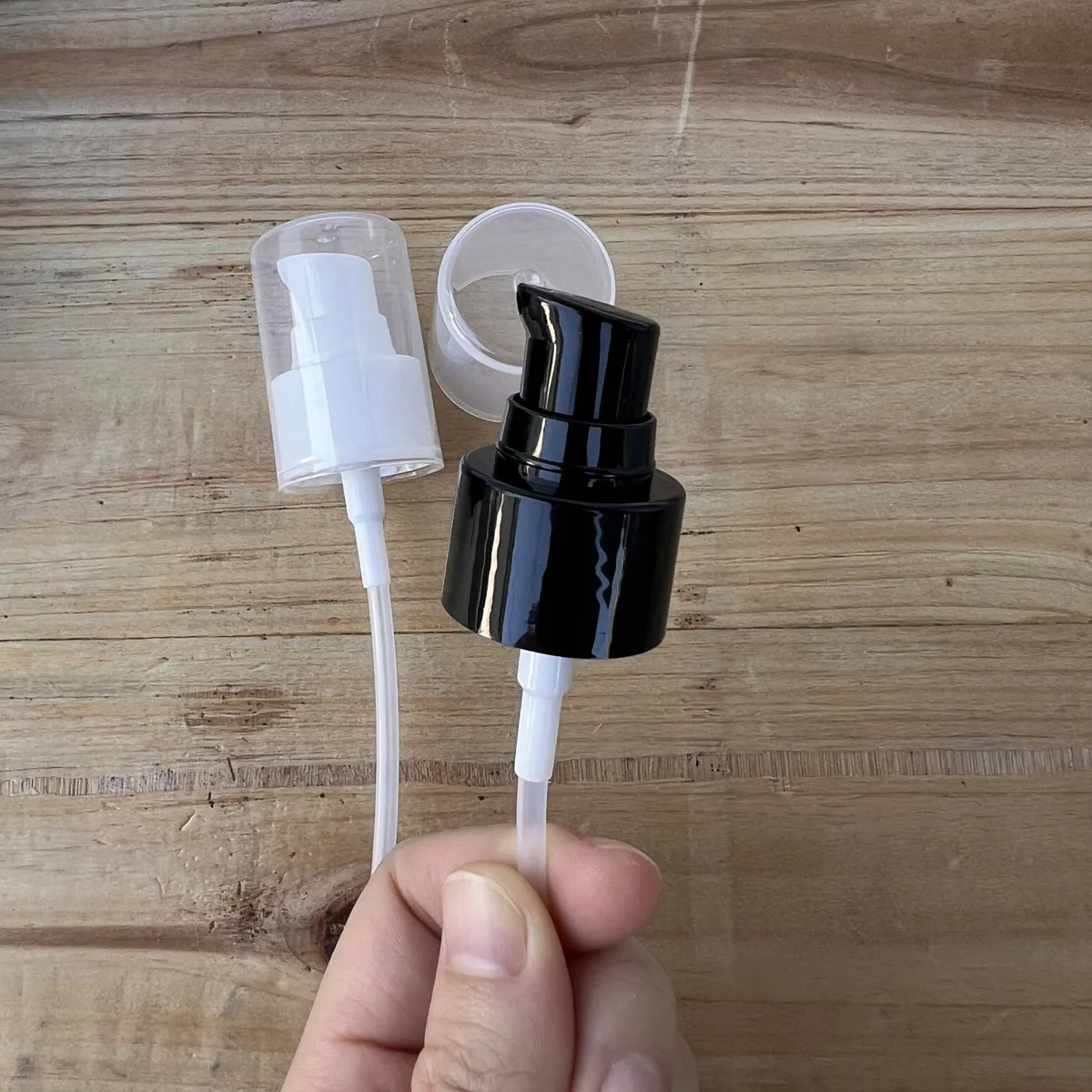 Lotionspumpenköpfe: 18 mm/410, 24 mm/410 Lotionspender-Ersatzkappen für kosmetische Serum-Foundation-Erholungsflaschen 20 mm/410