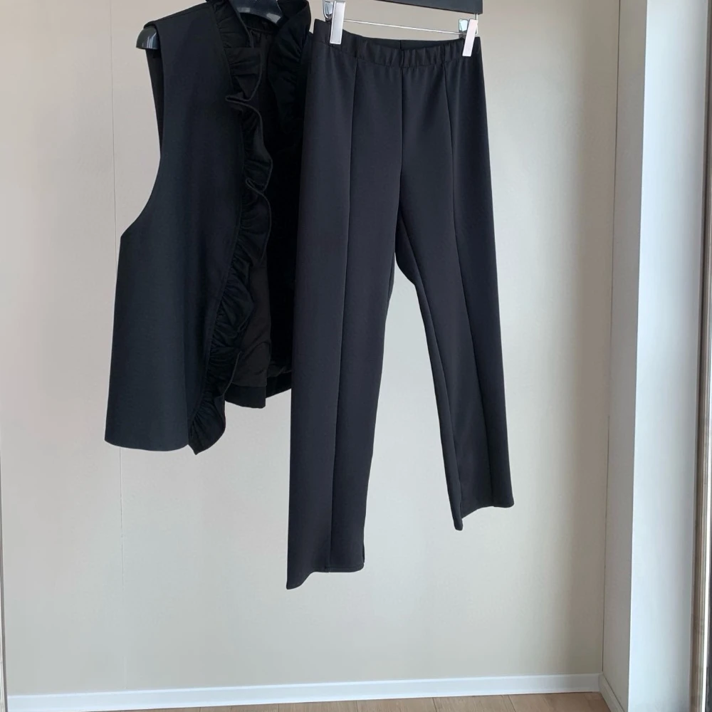 Huge Stretch Black Skinny Pants