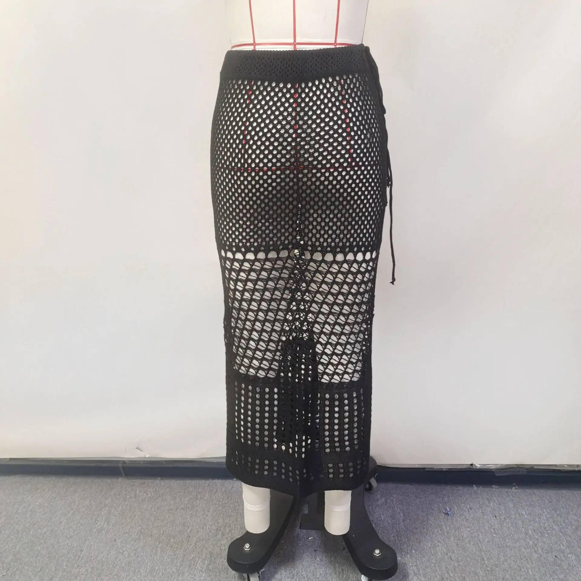 مانغا 2025 صيف جديد بلون محبوك الجوف ملابس السباحة الشاطئ غطاء المرأة تنورة واقية من الشمس