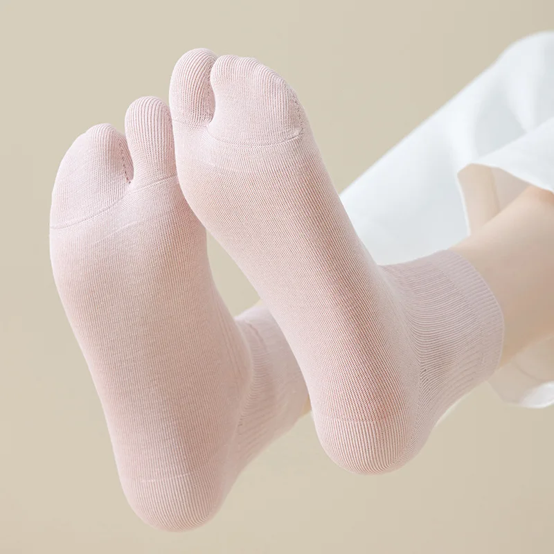 5 Pairs Split Toe Tabi Socks for Women Cotton Spring Autumn Thin Boneless Two Finger Crew Sock Solid Short Split Toe Clogs Socks