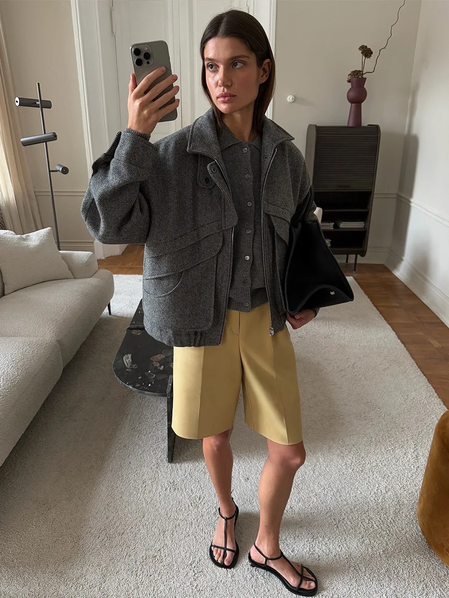 

2025 Autumn Winter Casual Jackets Women Fashion Casual Stand Collar Long Sleeve Zipper Coats Female Loose Pockets Woolen Coats