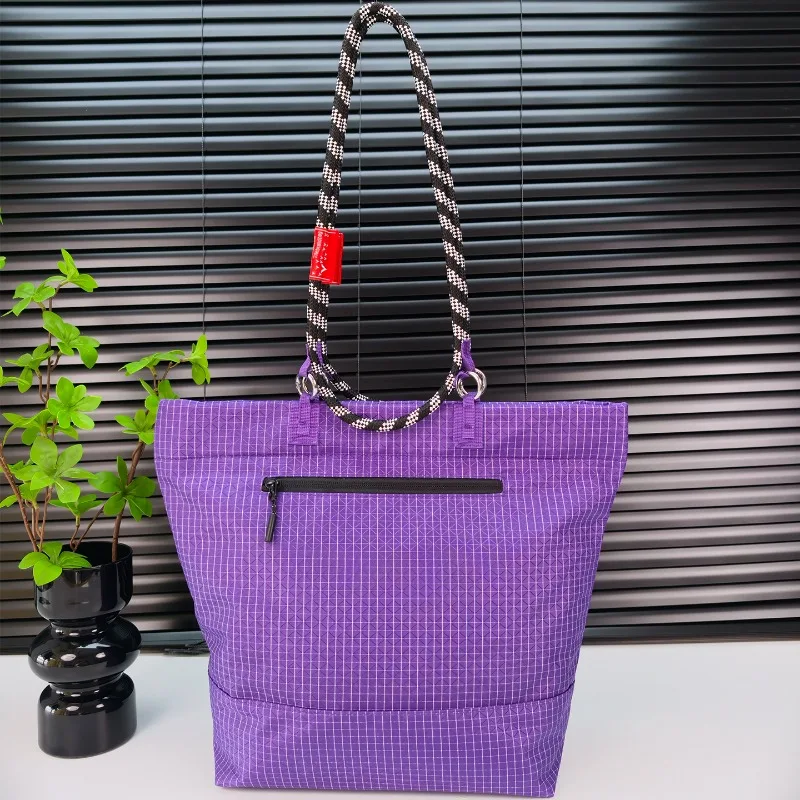 

Luxury Brand Women's Crossbody Bag with Famous Designer Craftsmanship Soft Leather Material Spacious and Practical