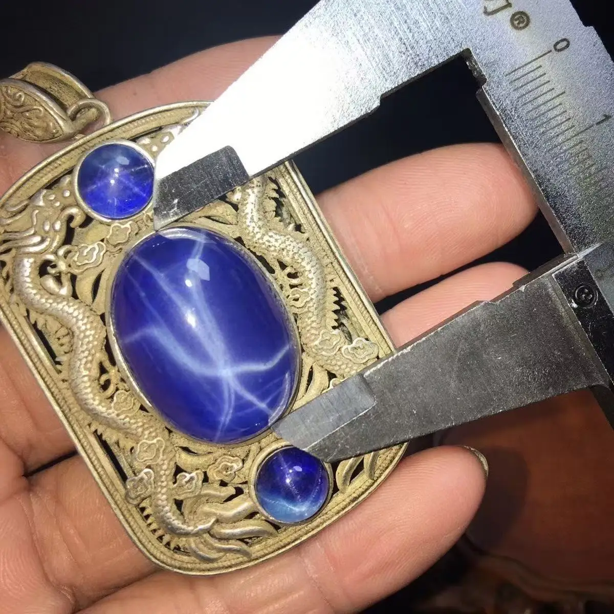 antique-collection-old-silver-shuanglong-inlaid-large-ring-face-star-ruby-pendant-neck-accessories-collection