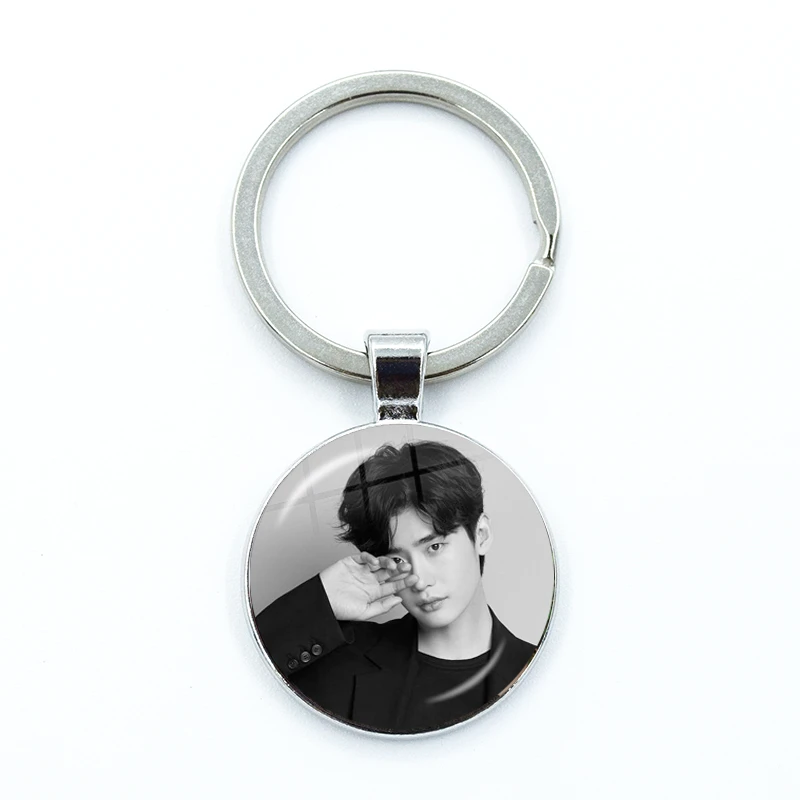 Lee Jong Suk Photo Keychain Glass Cabochon KeyRing Bag Car Key Chain Ring Holder Charms Jewelry Gifts