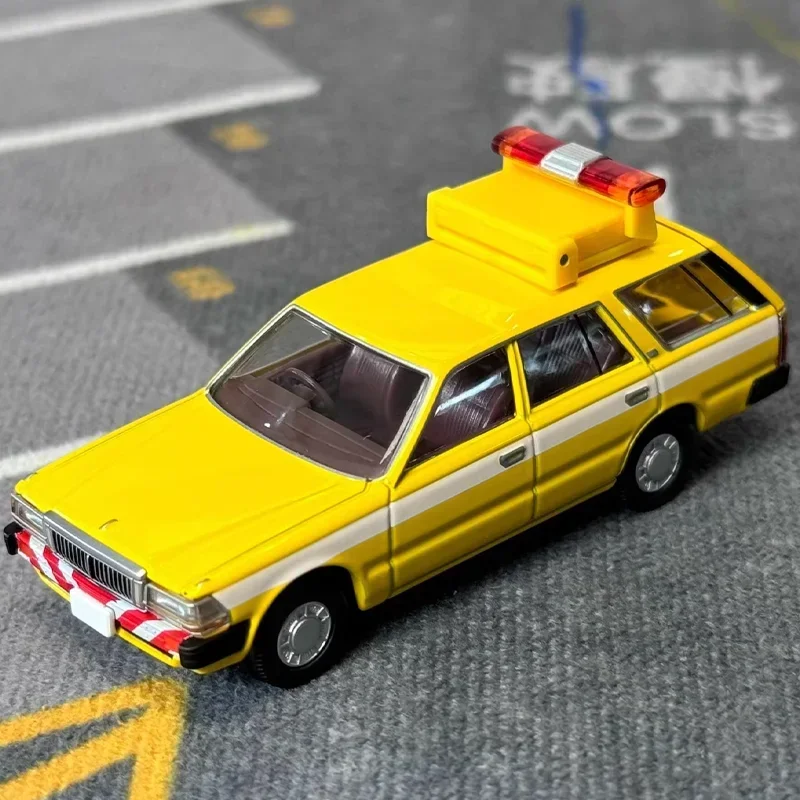 TAKARA TOMY TOMYTEC Tomica 1/64 TLV-N306a Nissan Cedric Van Road Patrol Car Alloy Toy Motor Diecast Metal Model Gift