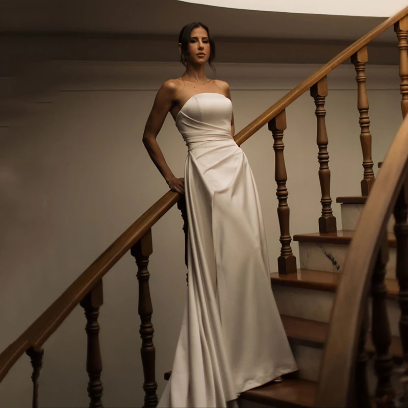 

Eightree Simple Mermaid Wedding Dresses Strapless Sleeveless Sweep Train Bridal Dress White Wedding Ball Prom Gowns Customized