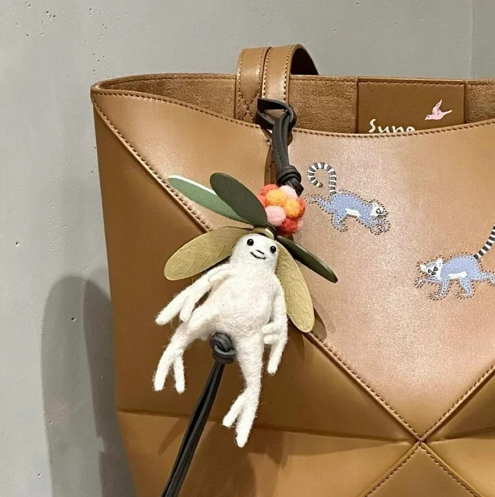 

Fashion Bag Pendant Keychain Metal Leather Trend 2025 New Design Sense Light Luxury Premium Creative Keychain