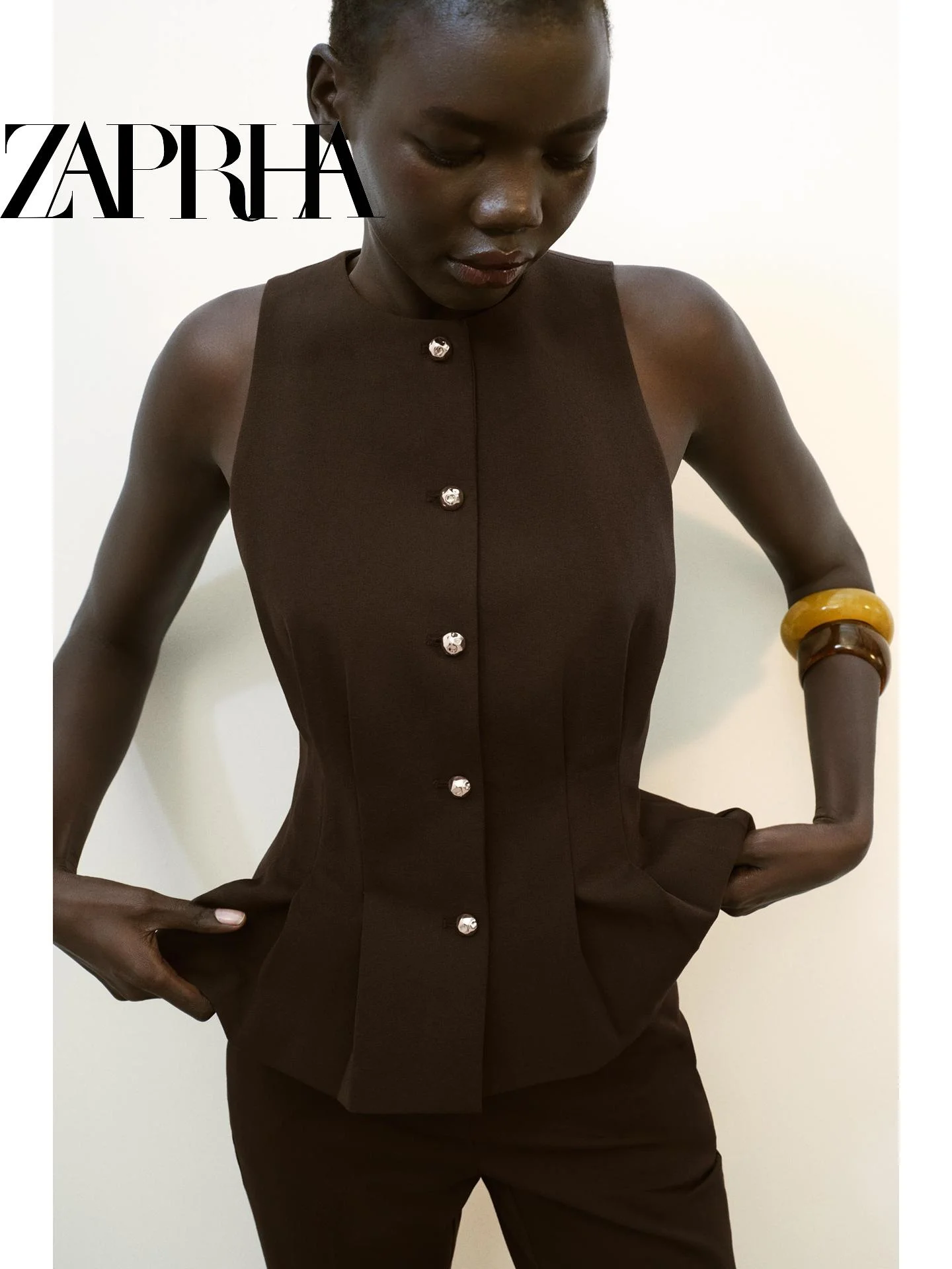 

Летняя женская блузка без рукавов с круглым вырезом и зауженной талией, утягивающий топ для повседневной носки с металлической пряжкой, модная женская блузка 2026 года