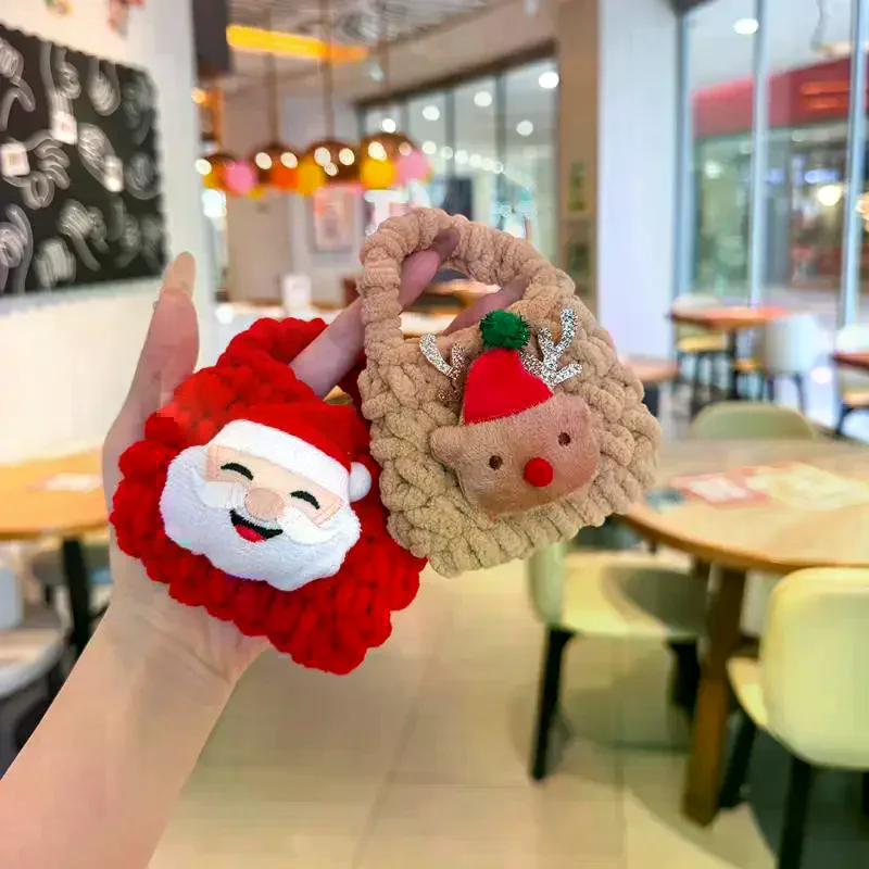 กระเป๋าสตางค์ลายการ์ตูนคริสต์มาสสุดน่ารัก กระเป๋าผ้าพลัฌลายซานตาคลอส พร้อมพวงกุญแจ กระเป๋าใส่หูฟัง กระเป๋าเก็บของ กระเป๋าใส่เหรียญคริสต์มาส