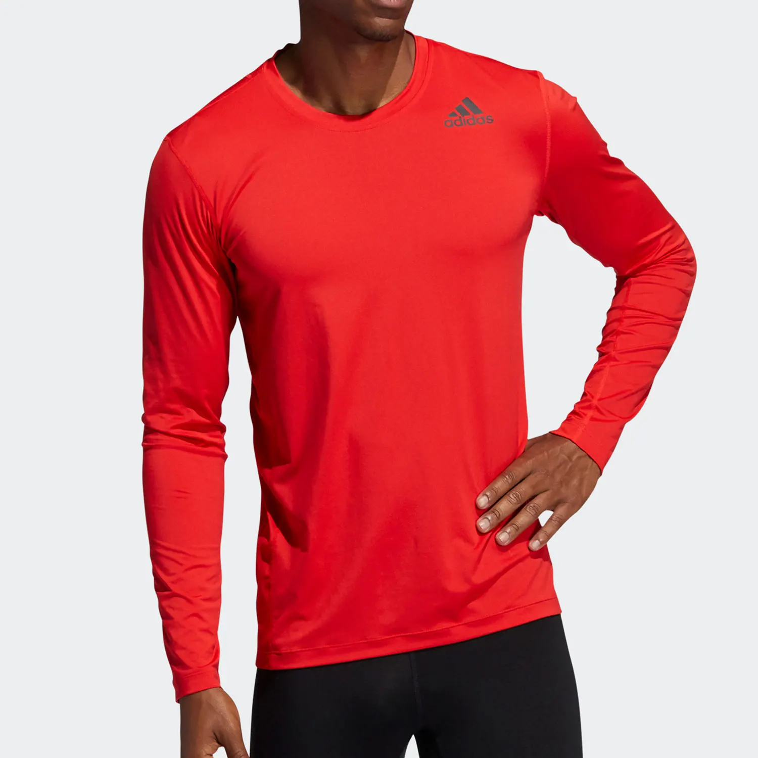 

Официальная мужская футболка Adidas для фитнеса и тренировок с круглым вырезом и длинными рукавами GL9894