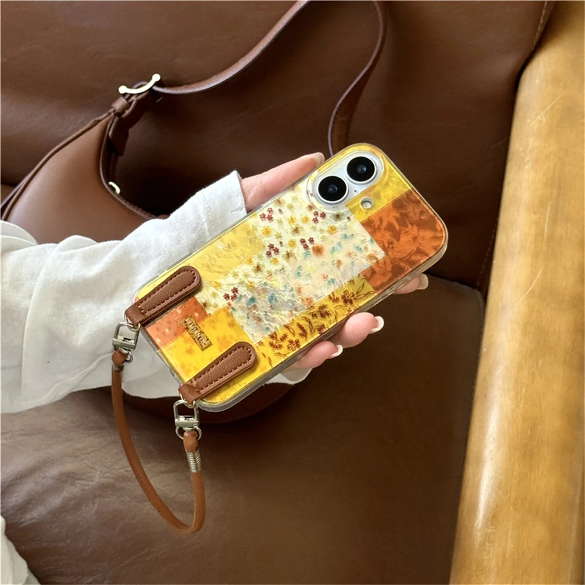 ファッションリトルフラワー iPhone 16 Pro/15/14/13 Pro Max用スマホケース バックカバー ハンドロープ付き 耐衝撃ケース カパ