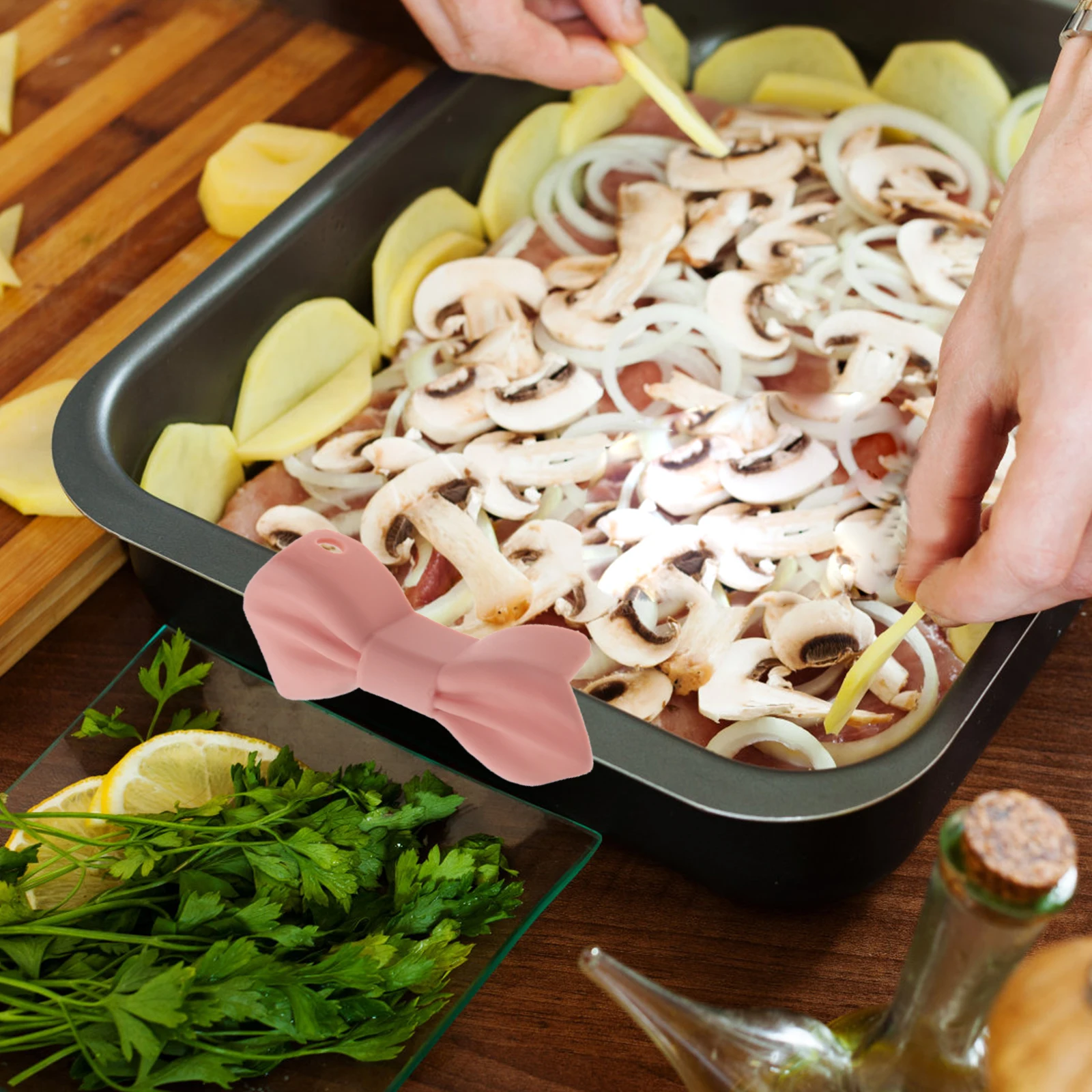 

4pcs Heat Resistant Kitchen Cooking Clips Anti-Scalding Adiabatic Clips Simple Design Easy Storage Practical Kitchen