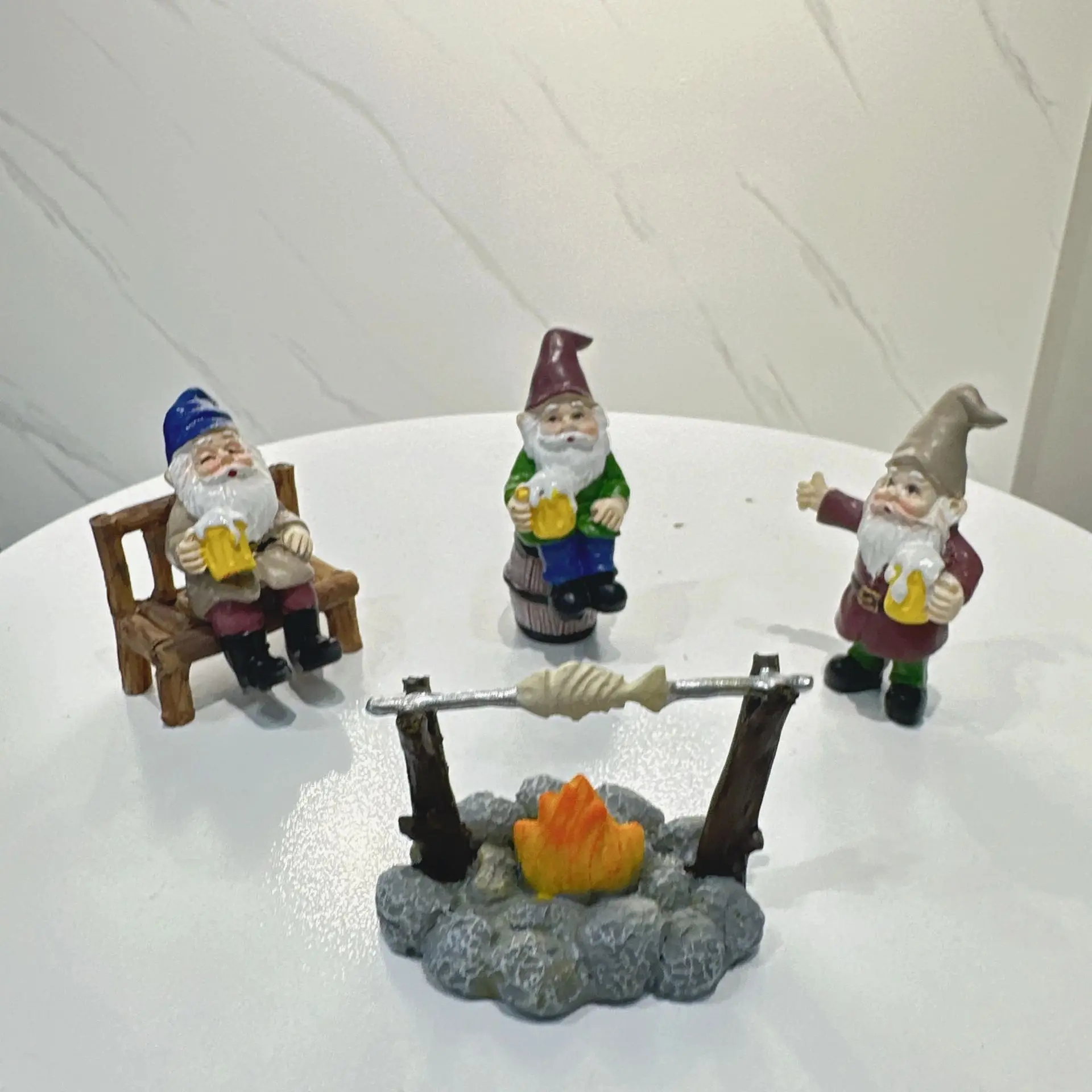 Garden Resin Dwarf Bonfire Party Micro-Landscape Decoration European Country Style Resin Handicraft Ornaments Outdoor Yard Gifts