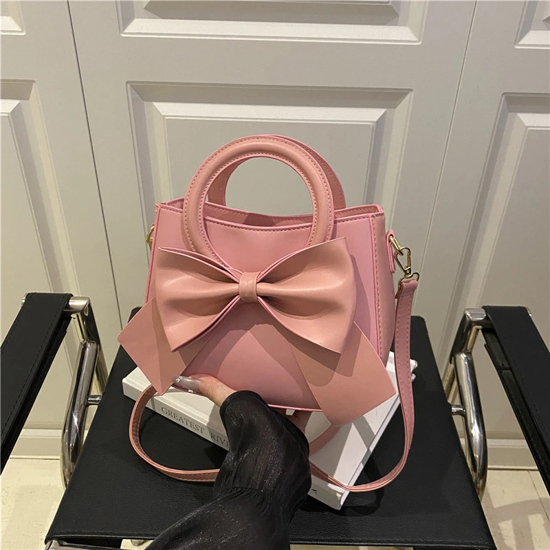 

Квадратные сумки через плечо на молнии с бантом из искусственной кожи, новые осенние универсальные сумки высокого качества 2025, изысканная милая модная сумка на плечо