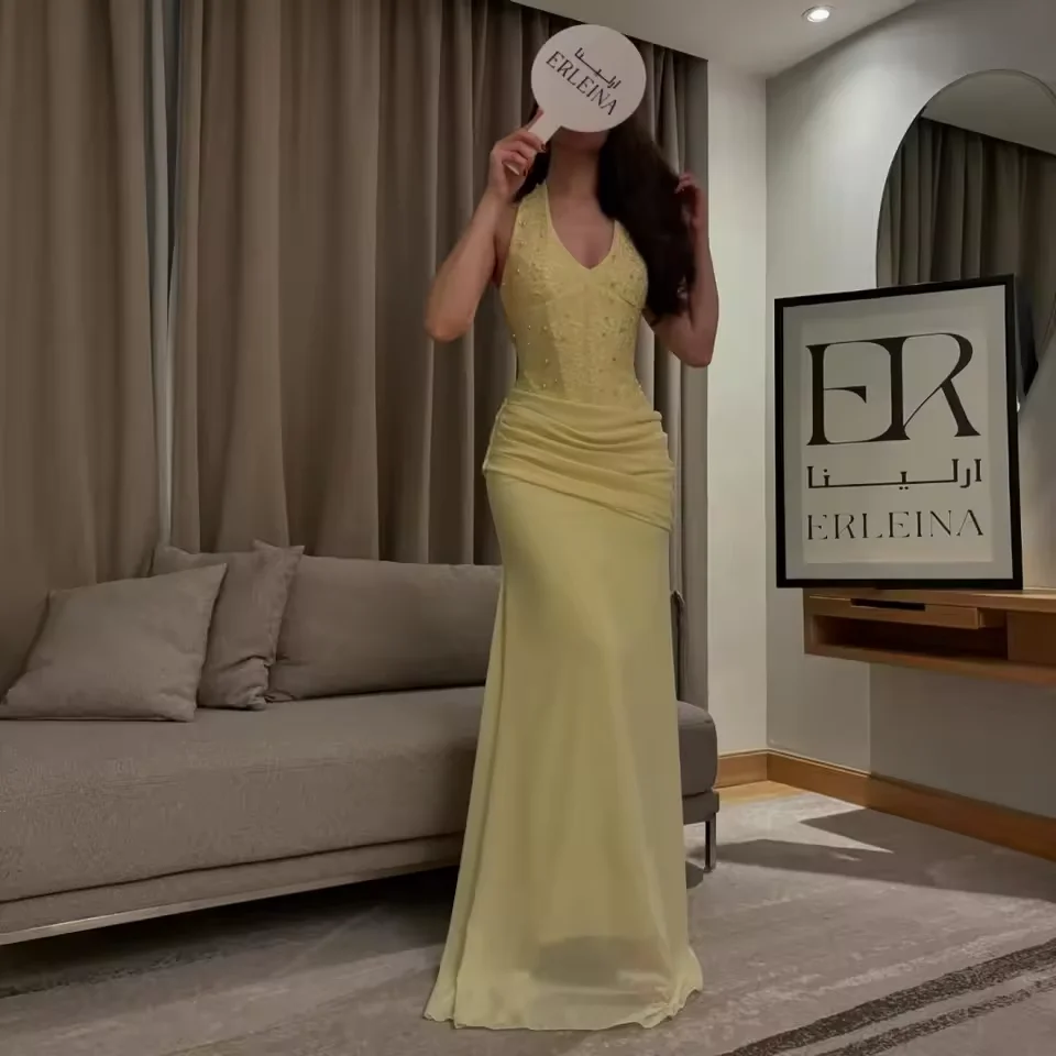Personalizado lantejoulas amarelas frisado halter vestidos de baile com decote em v até o chão vestidos de festa dubai vestido de noite formal
