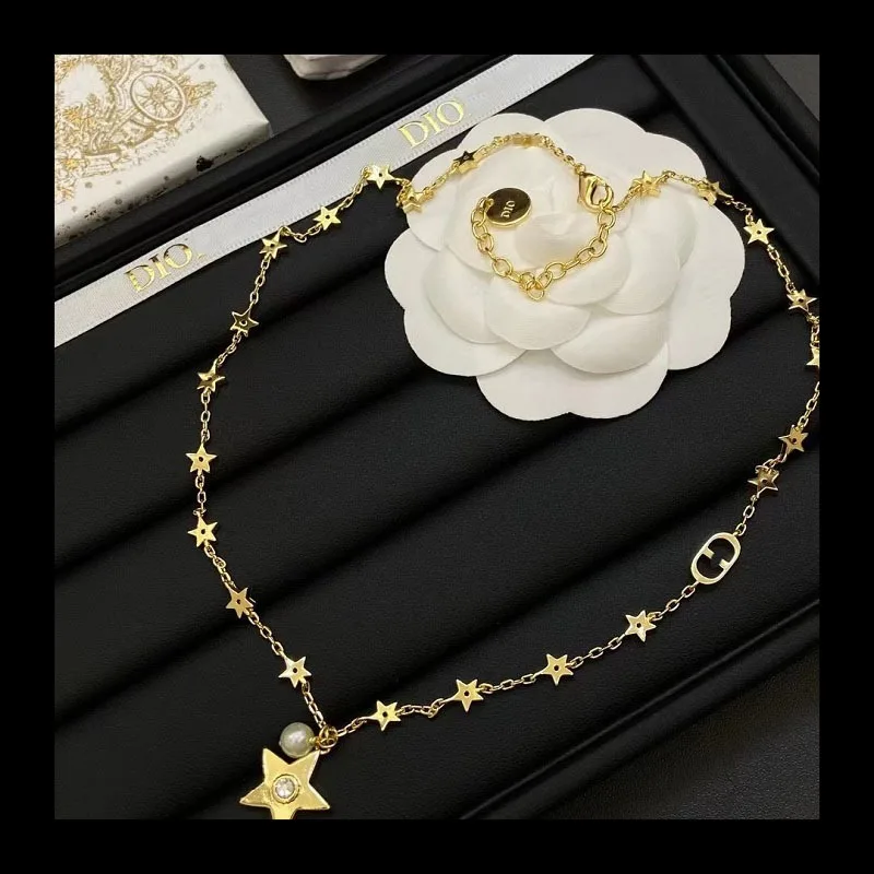 

O-shaped Chain, Five-pointed Star Rhinestone Necklace, Niche Design, High-end Sweater Chain