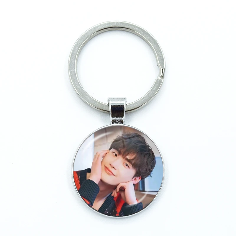 Lee Jong Suk Photo Keychain Glass Cabochon KeyRing Bag Car Key Chain Ring Holder Charms Jewelry Gifts