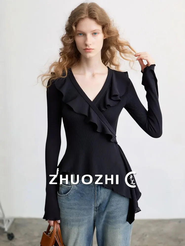 

Casual Bla Asymmetrical V-ne T-irt with Lace Trim Spring 2026 New Sle Stand Fit Long Sve French Sle Top