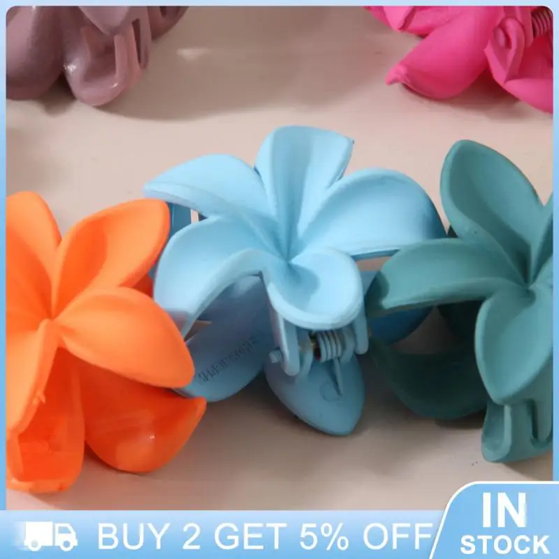 Flower Hair Clip Solid-color Plastic Hair Claws Small Clip Headwear Girl Women Hollowed Out Simple Hair Clip Hair Accessories