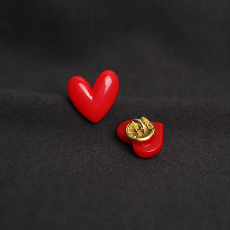 1PC Mini Red Love Heart Brooches for Women Men Cute Brooch Lapel Pins Badges Christmas 2024 New Year Couple Jewelry Gifts