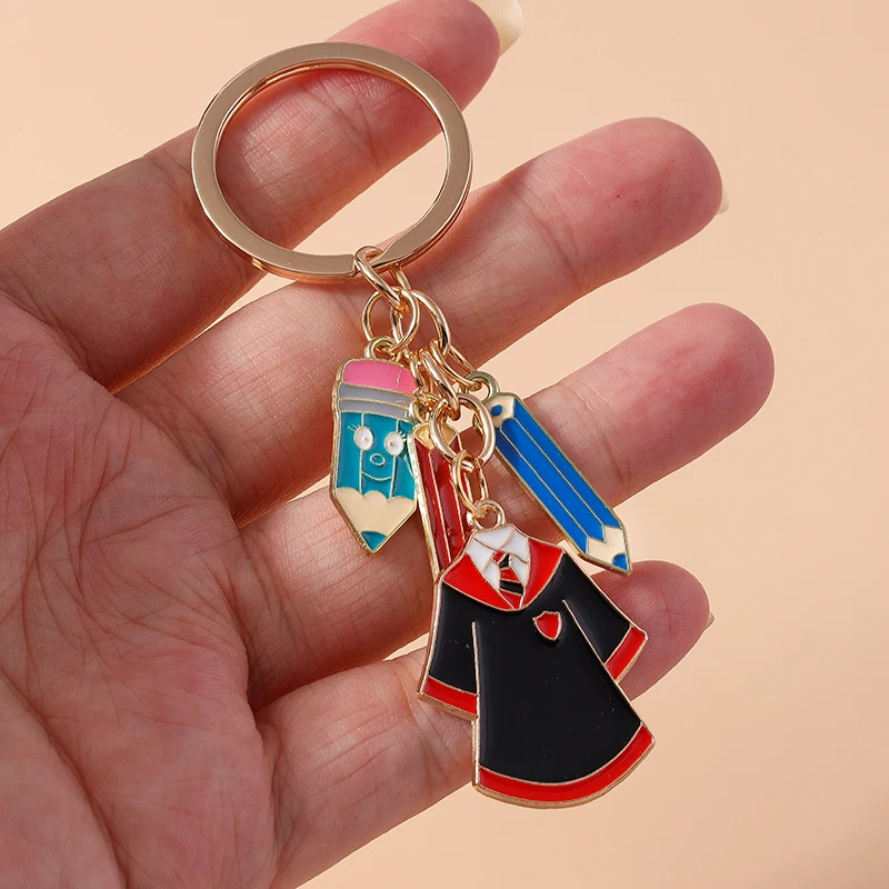 سلسلة مفاتيح فستان أكاديمية إبداعية للرجال والنساء ، حلقة مفاتيح بقلم رصاص ، قلادة حقيبة يد ذاتية الصنع ، حفل تخرج ، هدية مجوهرات