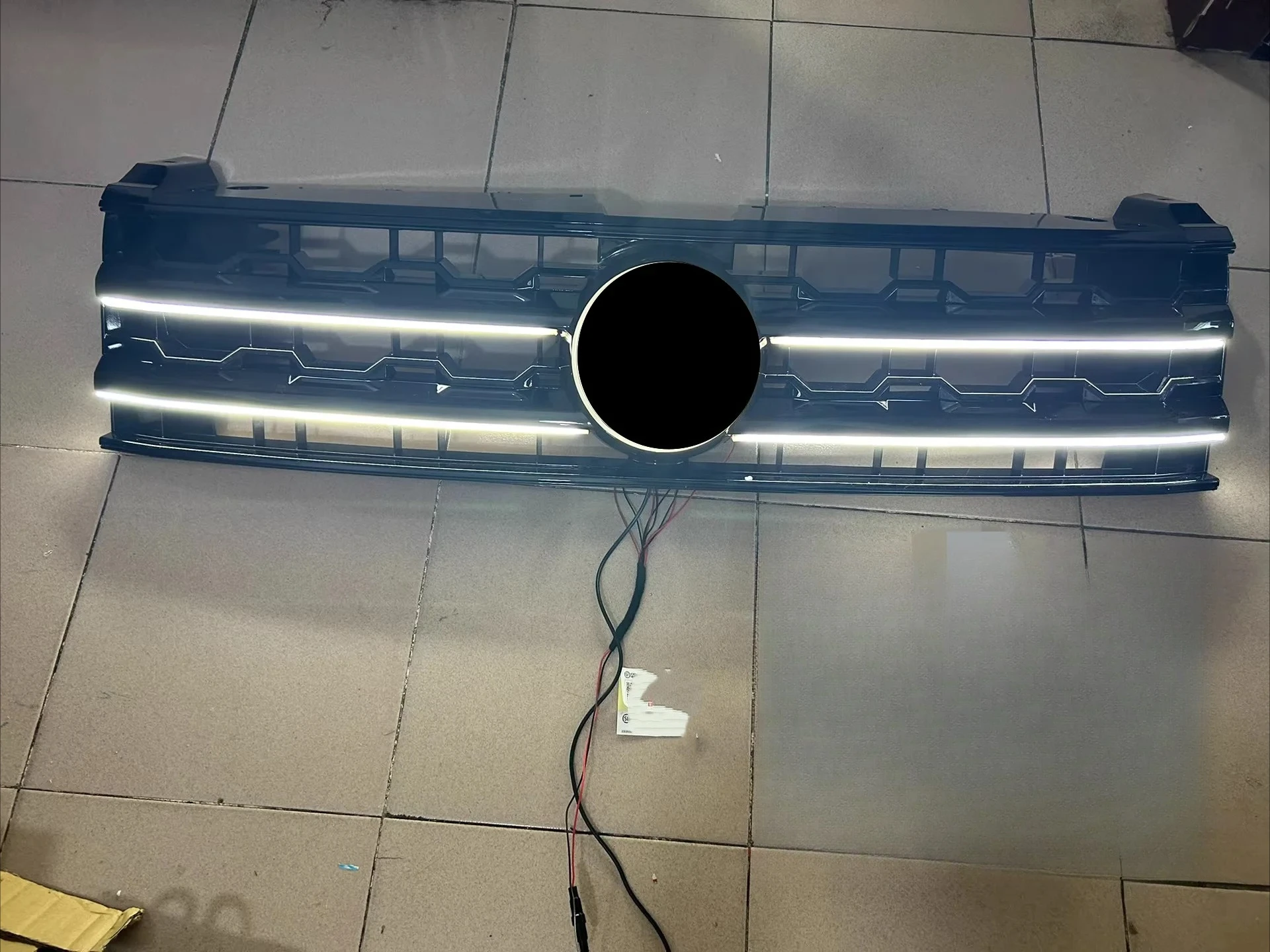 

Передняя решетка бампера с подсветкой для Volkswagen Atlas Teramont 2017-2020, модифицированная, с белой подсветкой, решетка радиатора, аксессуары