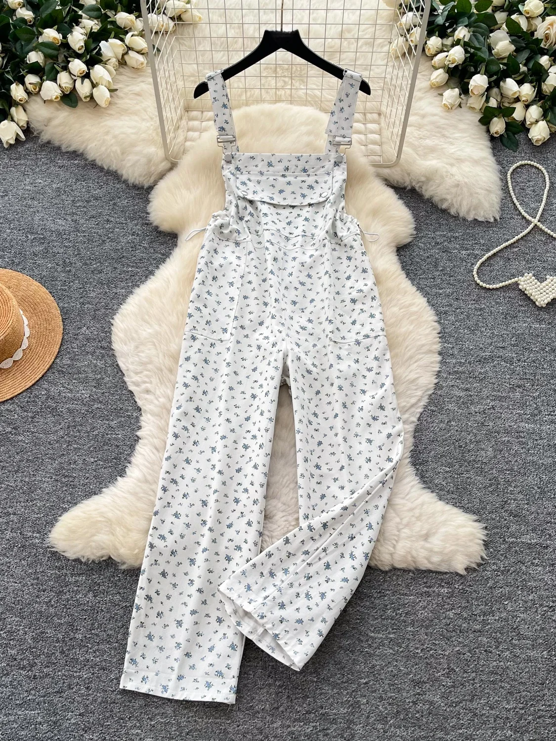 

Blue Floral Print Halter Neck Strap Pants Women's High Waist Loose Fit Spring Season Casual Style Machine Embroidery Jeans
