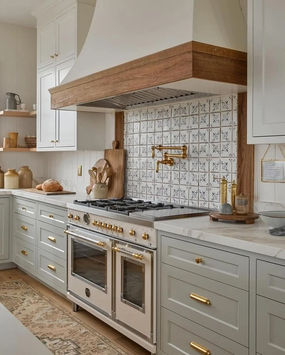 Country Style White Kitchen Cabinet - Rustic Shaker Design Wall And Base Cabinet Combo for Dining Room Storage Organization